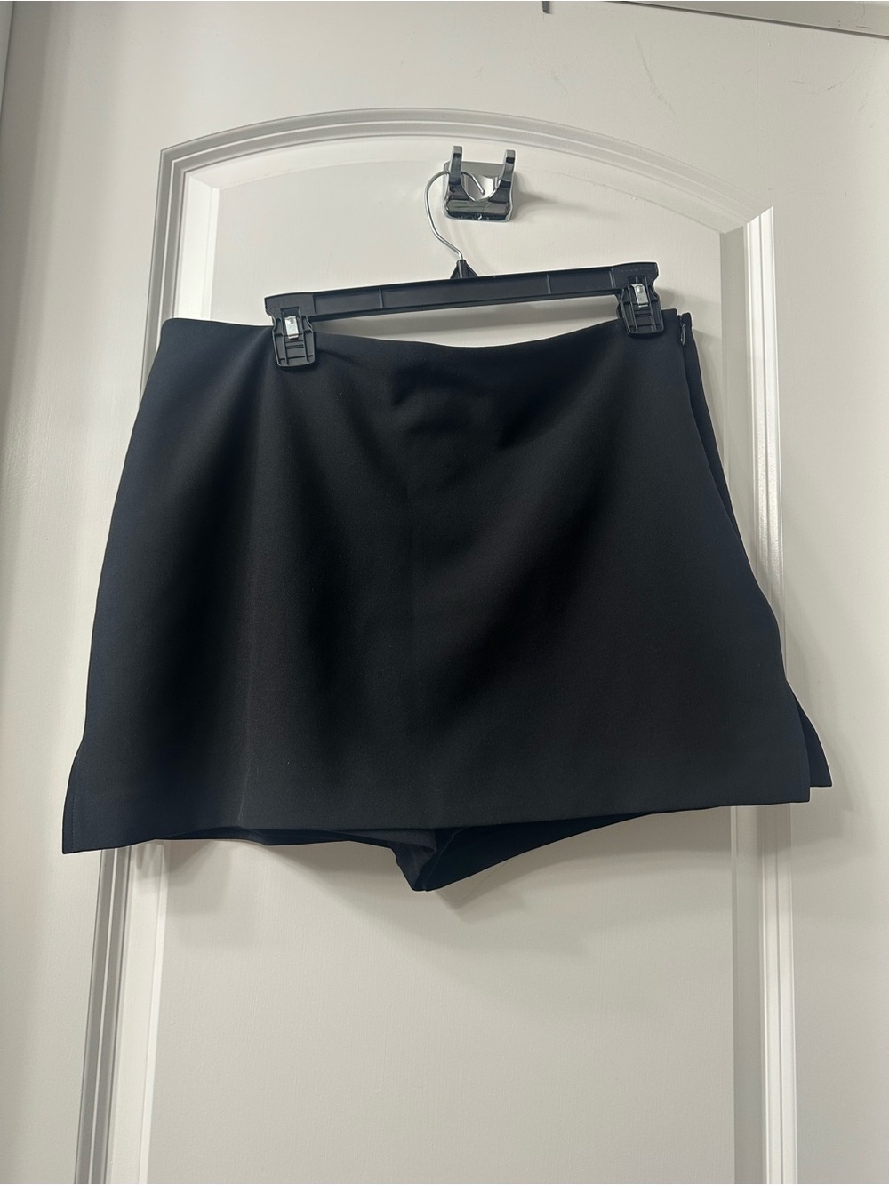 Express women’s skort size 14